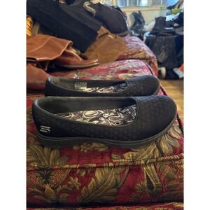 Skechers Microburst One-Up‎ Black Sneaker - 7 Women's